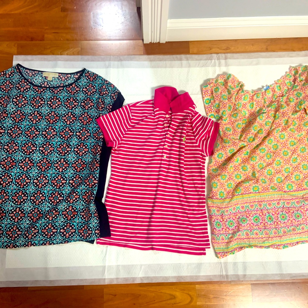 Women medium 3shirts and 3 leggings bundle sale